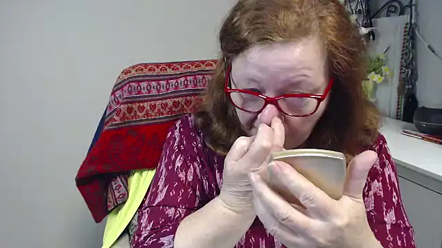 Adelewildx online show from November 27, 4:04 am