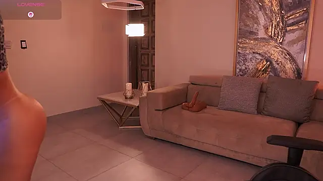 KylaMorrison online show from April 3, 11:52 am