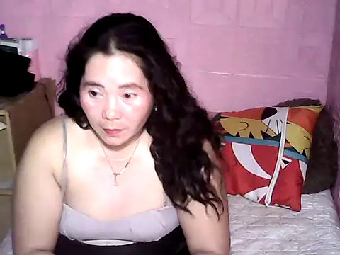 Snapshot of hotpusie_4u chatting on October 13, 5:26 pm hotpusie 4u online show from October 13, 5:26 pm