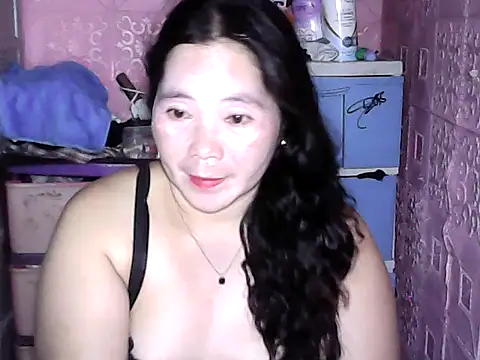 hotpusie 4u online show from March 3, 4:35 pm