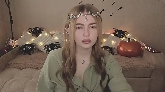 ViolettaLopez online show from October 31, 11:25 am