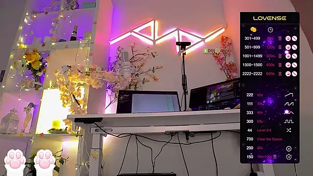 Elena-Marilyn online show from February 23, 11:15 pm