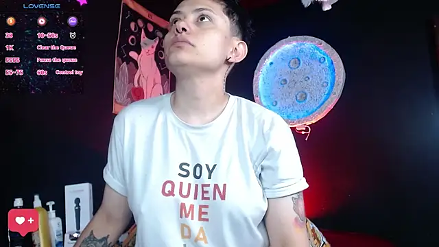 girl intense444 online show from June 25, 1:46 pm