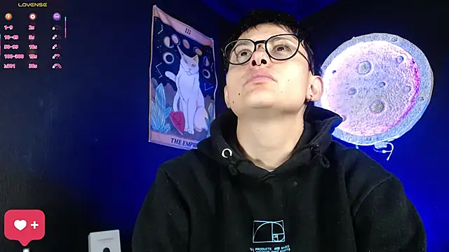 girl intense444 online show from March 10, 1:15 pm