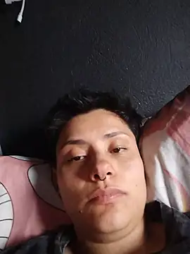 girl intense444 online show from April 23, 8:44 pm