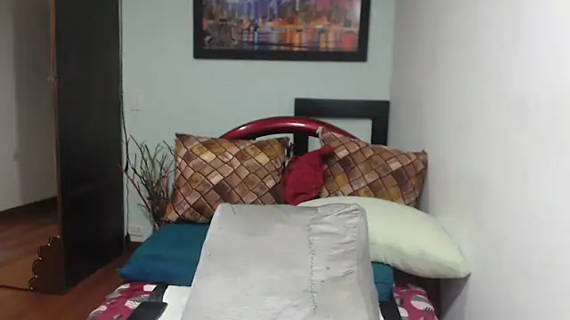 Snapshot of sexytitshot126 chatting on October 28, 1:00 am sexytitshot126 online show from October 28, 1:00 am