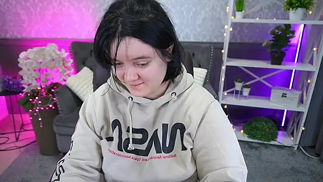 LittleShyy online show from February 8, 1:59 pm