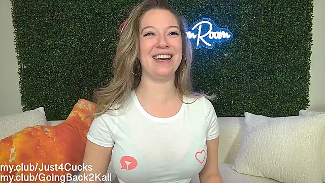 boomboomr00m online show from February 15, 8:30 pm