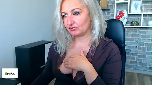 angel devil milf online show from February 26, 1:10 pm