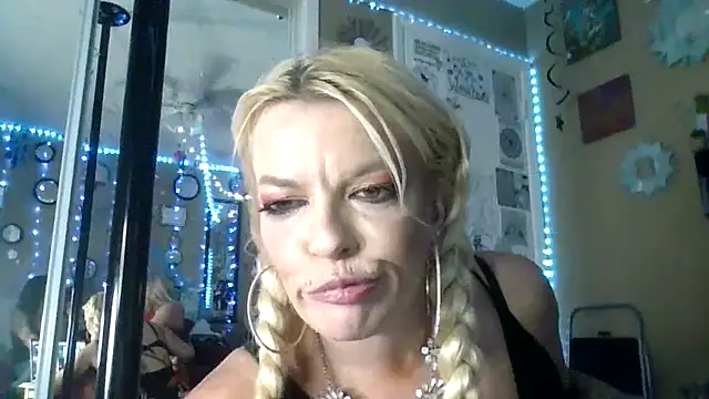 marilyn420 online show from May 16, 6:05 am