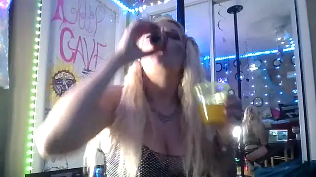 marilyn420 online show from May 3, 4:49 am