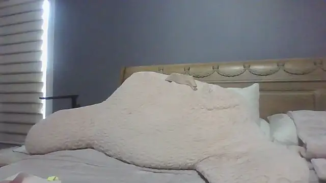 Lisaisluscious online show from September 18, 8:29 pm