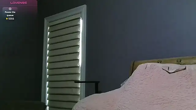 Lisaisluscious online show from May 6, 8:35 pm