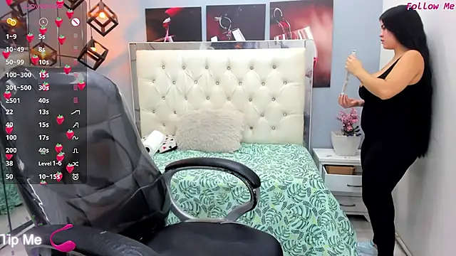 pearl weet online show from May 31, 6:09 pm