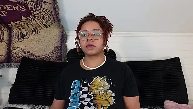 -khayaparker online show from June 6, 2:23 pm
