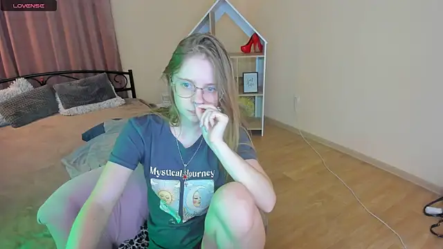 CharmedDoll online show from July 10, 12:27 pm