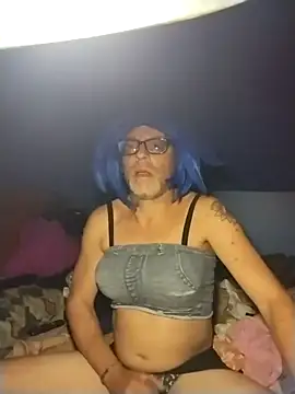 Snapshot of MirthildaVenza chatting on October 21, 9:35 am MirthildaVenza online show from October 21, 9:35 am