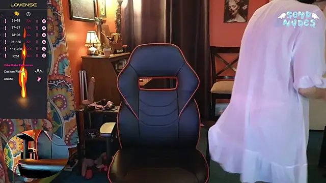 Snapshot of Jujutopia chatting on October 4, 3:23 am Jujutopia online show from October 4, 3:23 am