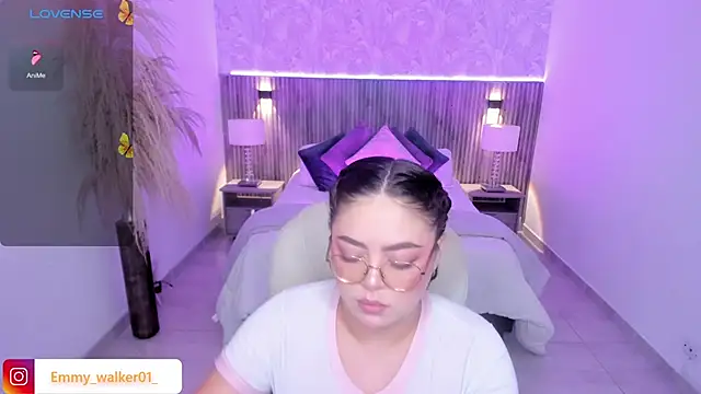 Snapshot of emmy_walker chatting on October 6, 11:05 am emmy walker online show from October 6, 11:05 am