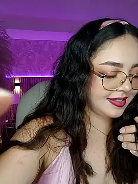 Snapshot of emmy_walker chatting on September 10, 1:44 pm emmy walker online show from September 10, 1:44 pm