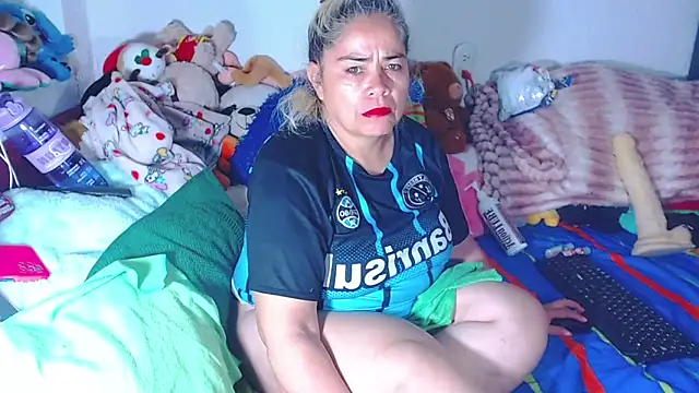estrellita fugaz16x online show from June 19, 3:44 am