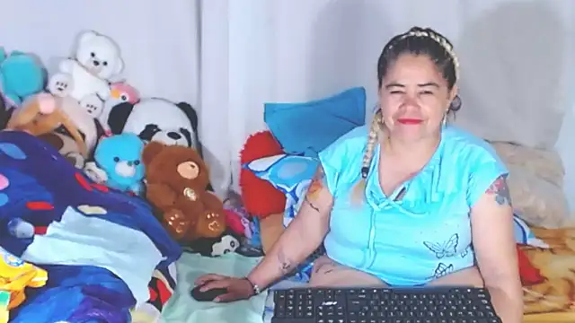 Snapshot of estrellita_fugaz16x chatting on October 5, 5:01 am estrellita fugaz16x online show from October 5, 5:01 am