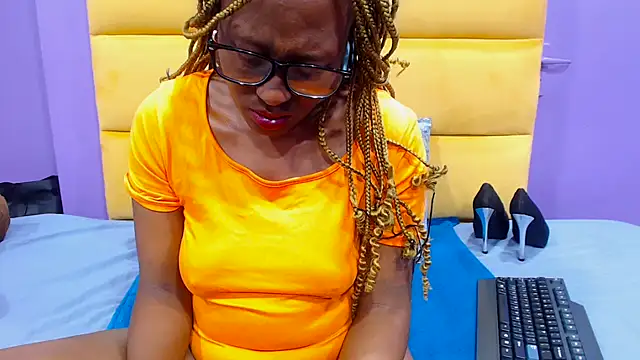 SLUTYLISA online show from October 4, 7:07 pm