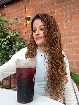 alana15 online show from April 2, 9:12 pm