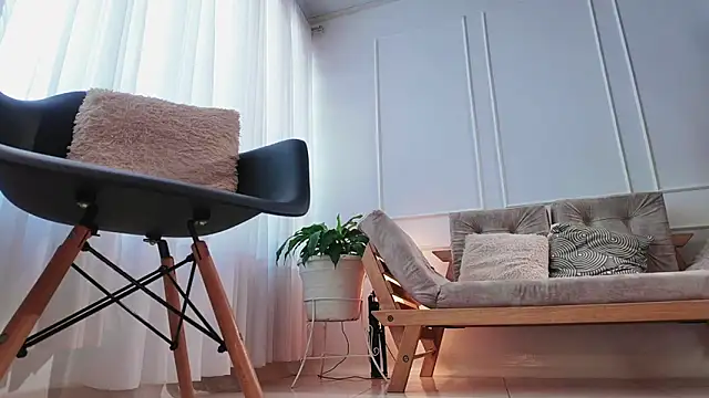 valcamtina online show from February 13, 7:04 pm