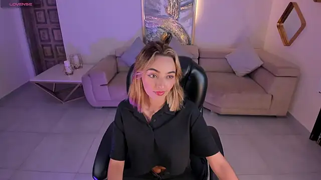 MelissaMoore  online show from November 20, 2:45 am