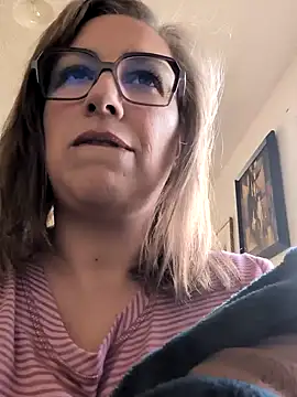 Canadian BBW online show from February 10, 9:40 pm