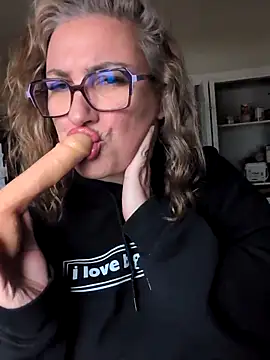 Canadian BBW online show from March 9, 9:51 pm