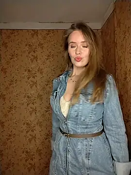 PrettieKate online show from April 10, 5:19 pm