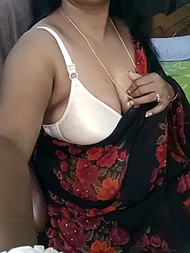 Snapshot of Anushka_21 chatting on October 18, 7:37 pm Anushka 21 online show from October 18, 7:37 pm