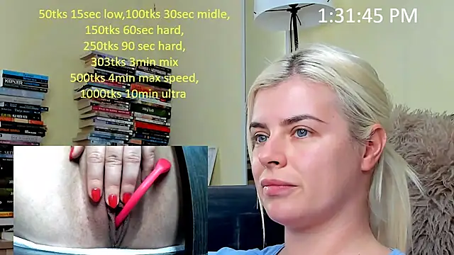 queenofthenighttt online show from December 15, 12:32 pm