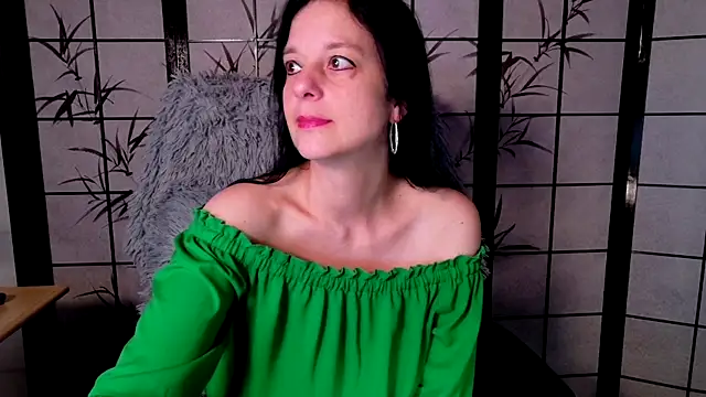  Sweetlonglips  online show from June 12, 6:21 am