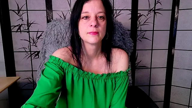 Sweetlonglips  online show from June 14, 7:31 am