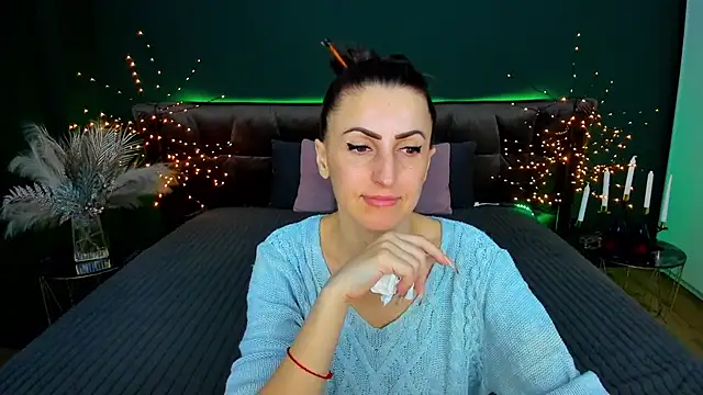 Rebecca Diamond online show from February 24, 7:18 am