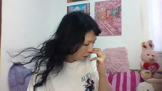 Snapshot of Haru_Queenn chatting on September 12, 9:22 pm Haru Queenn online show from September 12, 9:22 pm