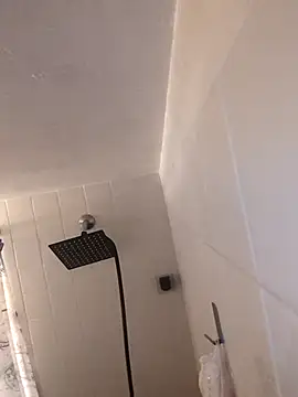 JadaSkyy online show from December 3, 5:15 pm