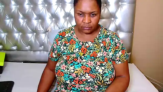 missboobsxx online show from February 14, 9:50 pm