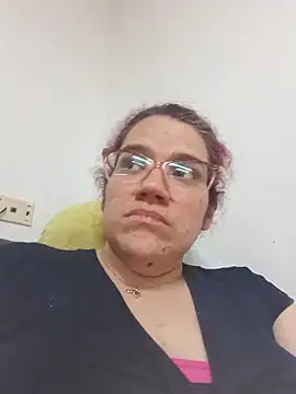 karlythothxh online show from March 28, 1:27 am