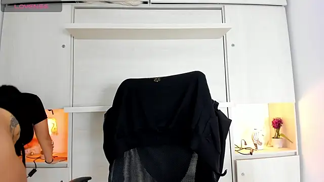 SophiaaStone online show from April 14, 12:27 pm