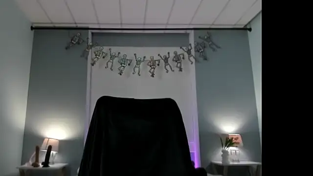 Snapshot of SophiaaStone chatting on October 16, 11:35 am SophiaaStone online show from October 16, 11:35 am