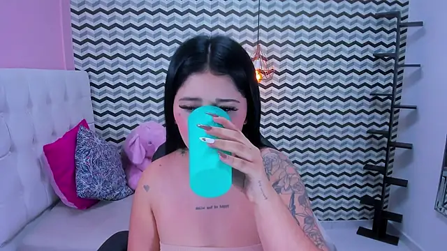 BIANCAROY1 online show from April 1, 6:27 pm