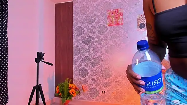 kelly thomson online show from November 4, 11:32 pm