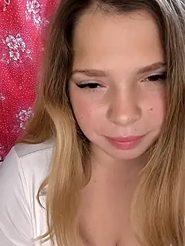 Snapshot of Zuli_Kiska chatting on October 12, 8:44 pm Zuli Kiska online show from October 12, 8:44 pm