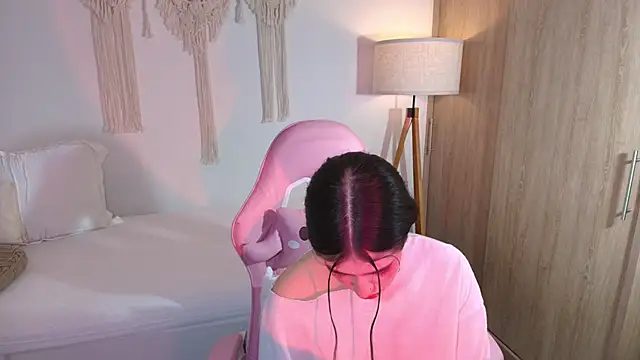 iriswest  online show from December 21, 12:48 am