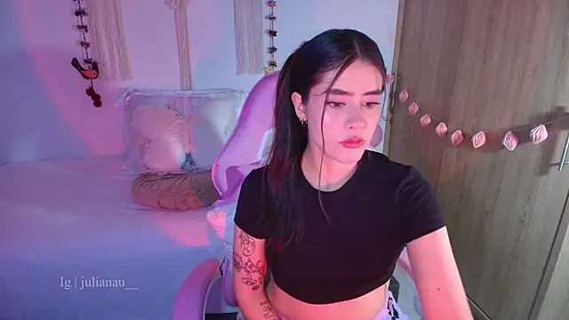 iriswest  online show from April 2, 12:30 am