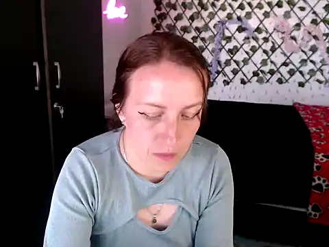 kittykalor09 online show from April 1, 3:31 pm